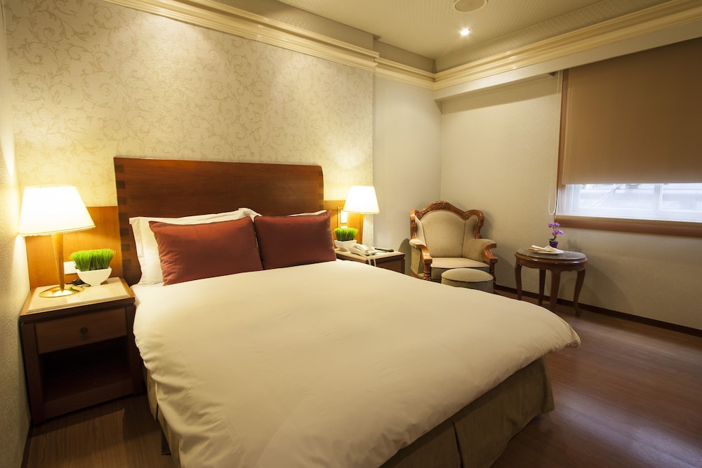 Erin Hotel 16/38
