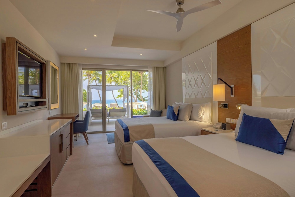 غرفة فاخرة بسرير كينج بإطلالة على البحر، Royalton Grenada, an Autograph Collection All-Inclusive Resort 6/10