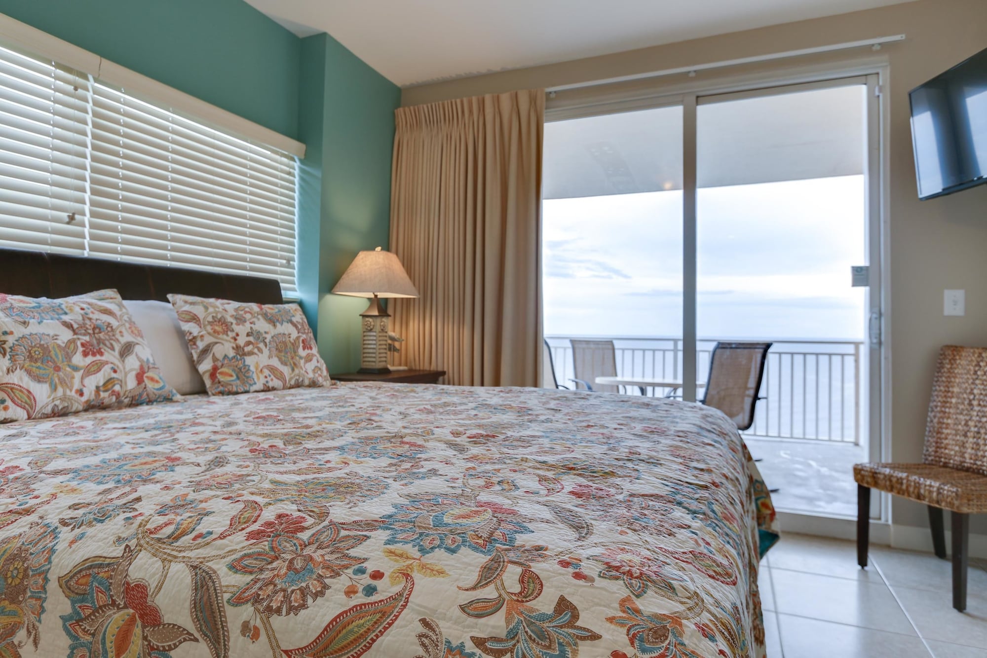 4 Bedrooms, Condo, 2 King Beds, 1 Queen and 1 Single Bed, Bunk Bed, Ocean View, Sofa