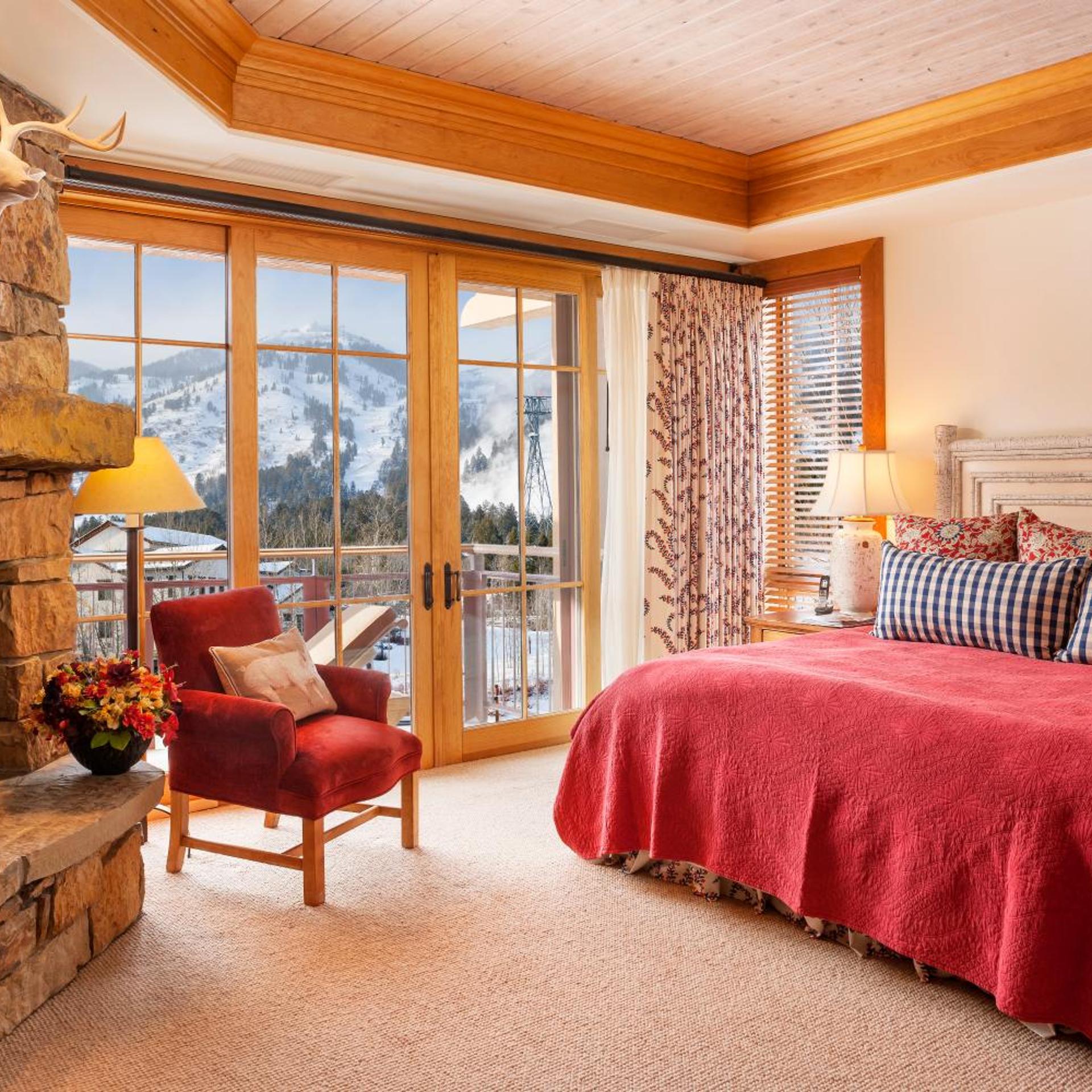 3 Bedrooms, Slope, Residence, Crystal Building