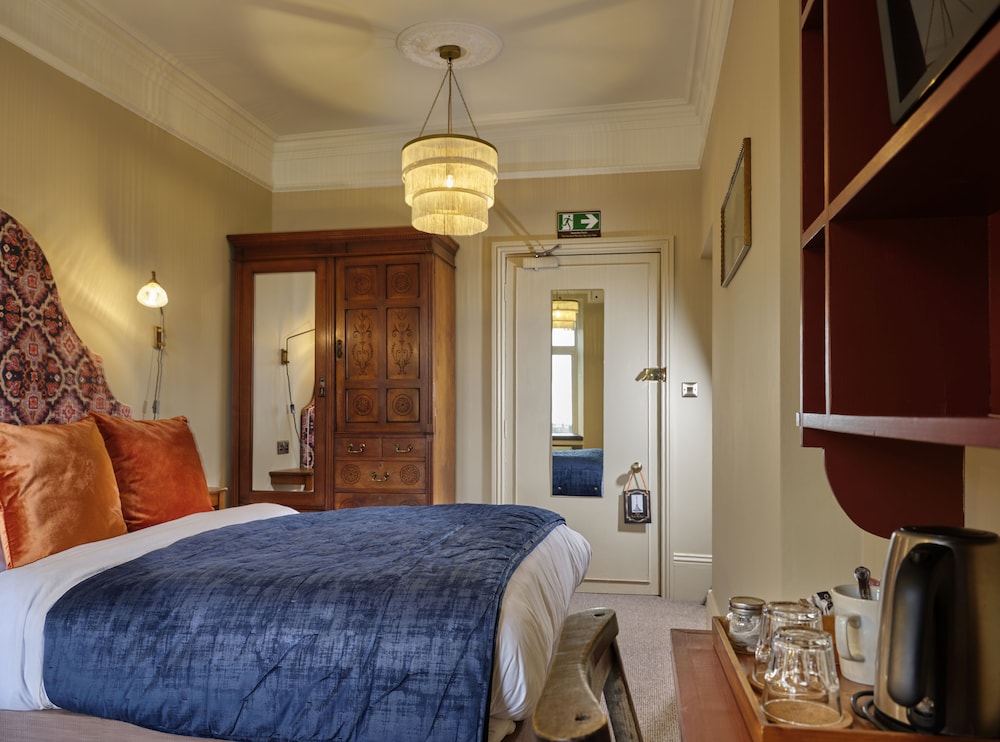 The Bath Hotel 22/61