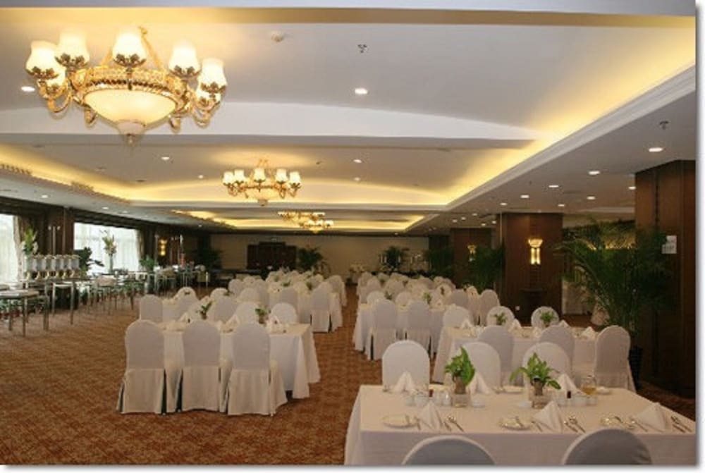 Beijing Continental Grand Hotel 36/47