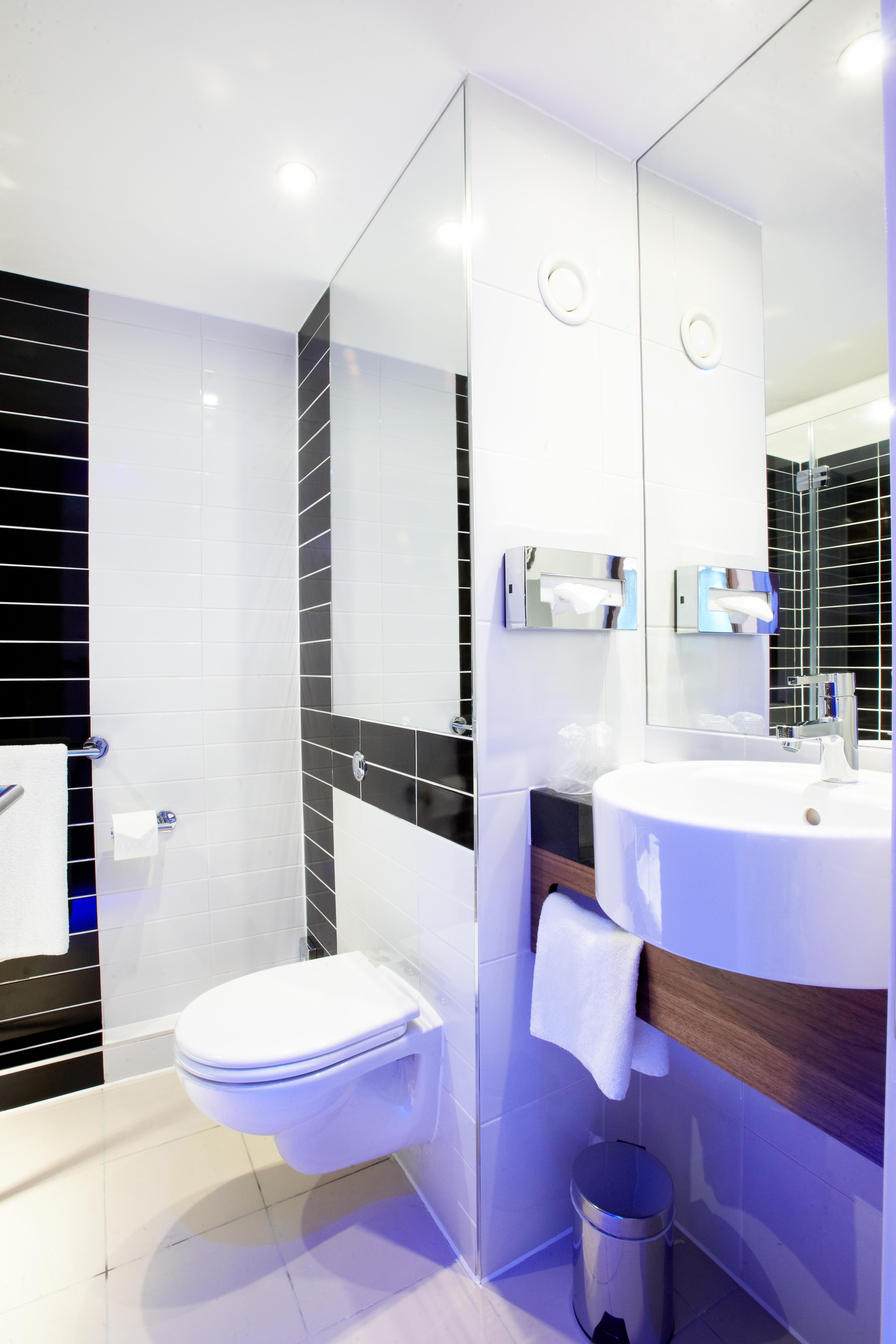 Holiday Inn Express London - City by IHG 34/35