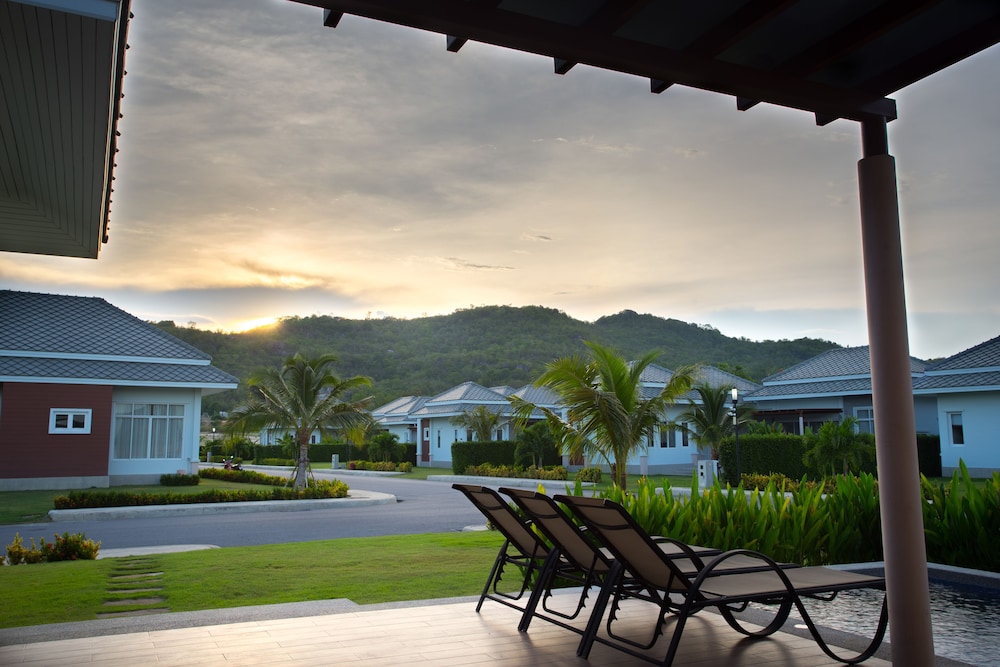 Black Mountain Resort 36/37