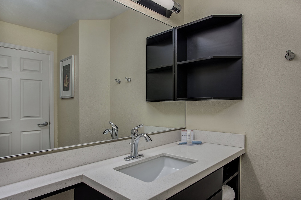 Candlewood Suites Louisville Airport, an IHG Hotel 35/39