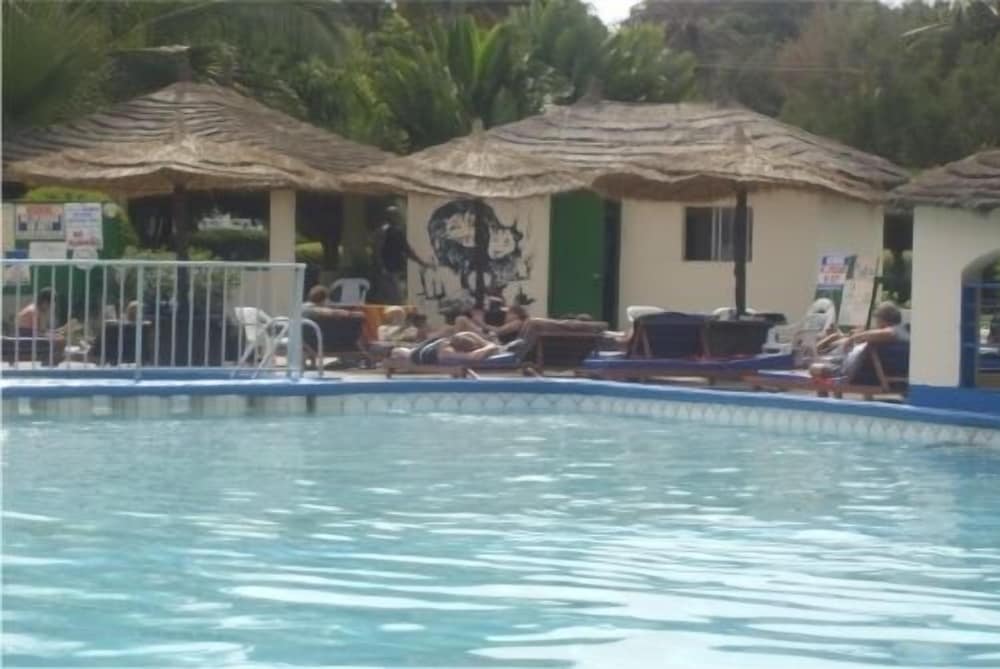 Holiday Beach Club 30/34