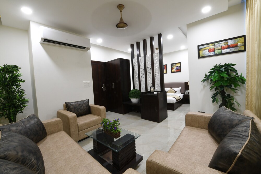 Madhav Muskan Residency 27/39