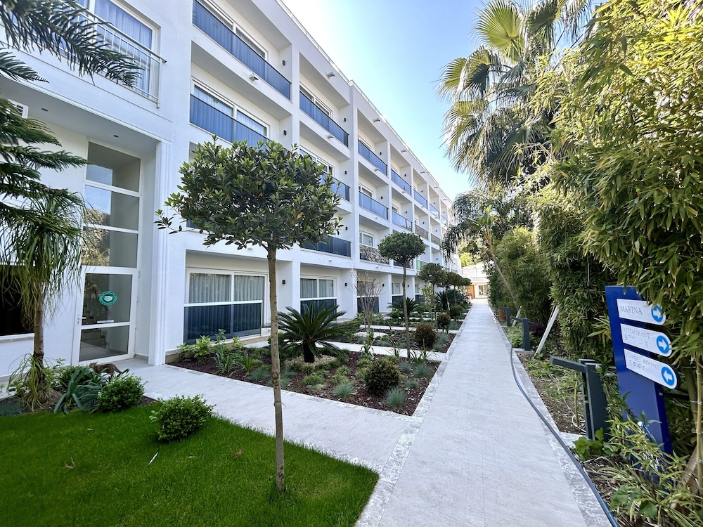 MARINA BOUTIQUE FETHIYE 38/50