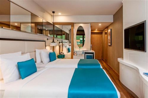 Deluxe, Double or Twin Bed, Land View