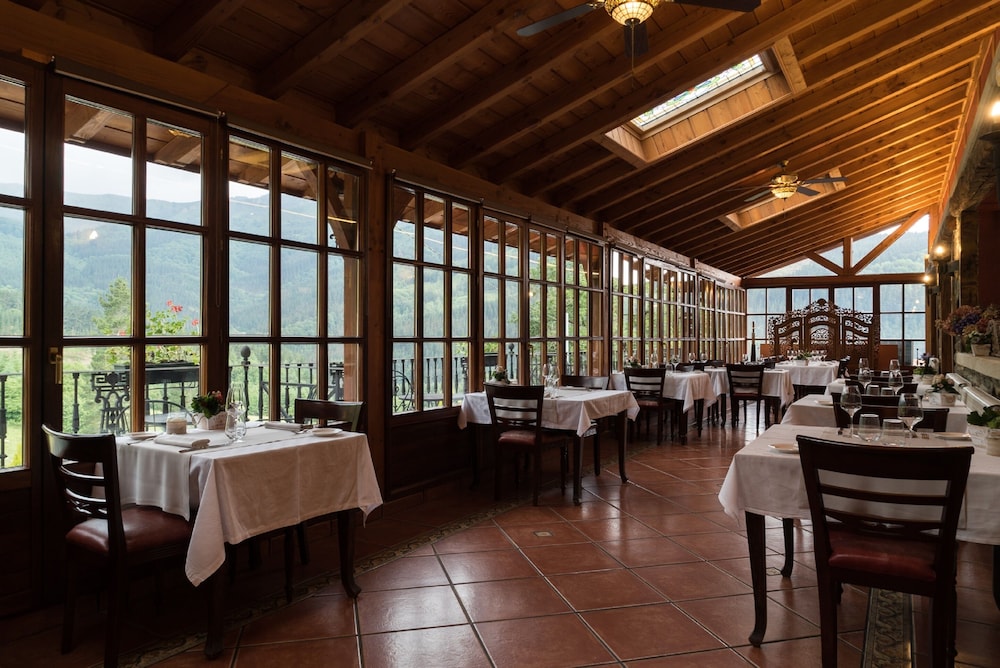 Hotel The Originals and Spa Etxegana 59/70