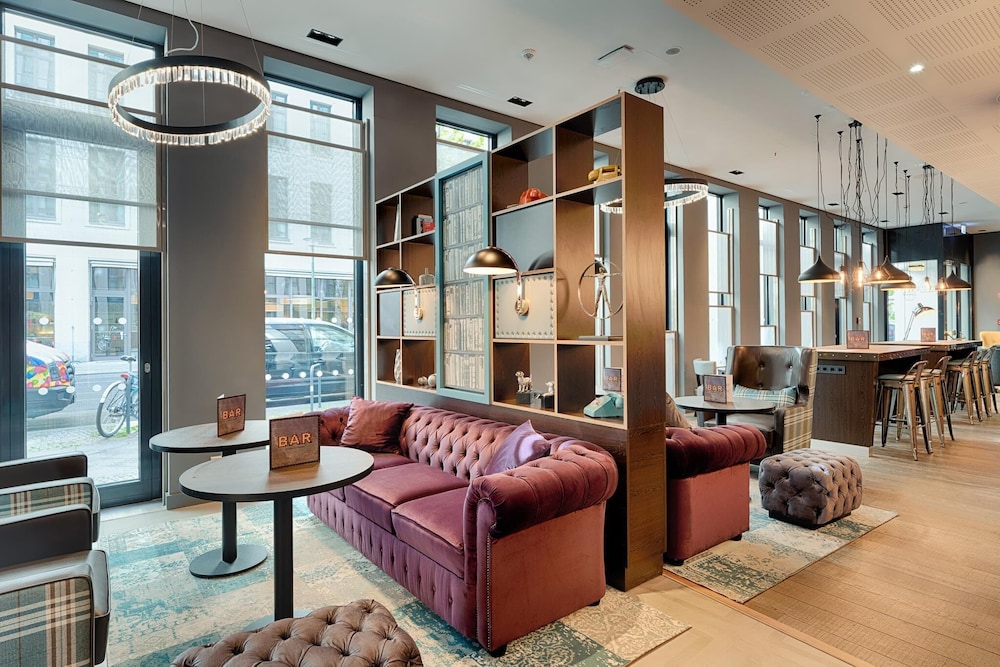 Premier Inn Berlin Alexanderplatz Hotel 36/53