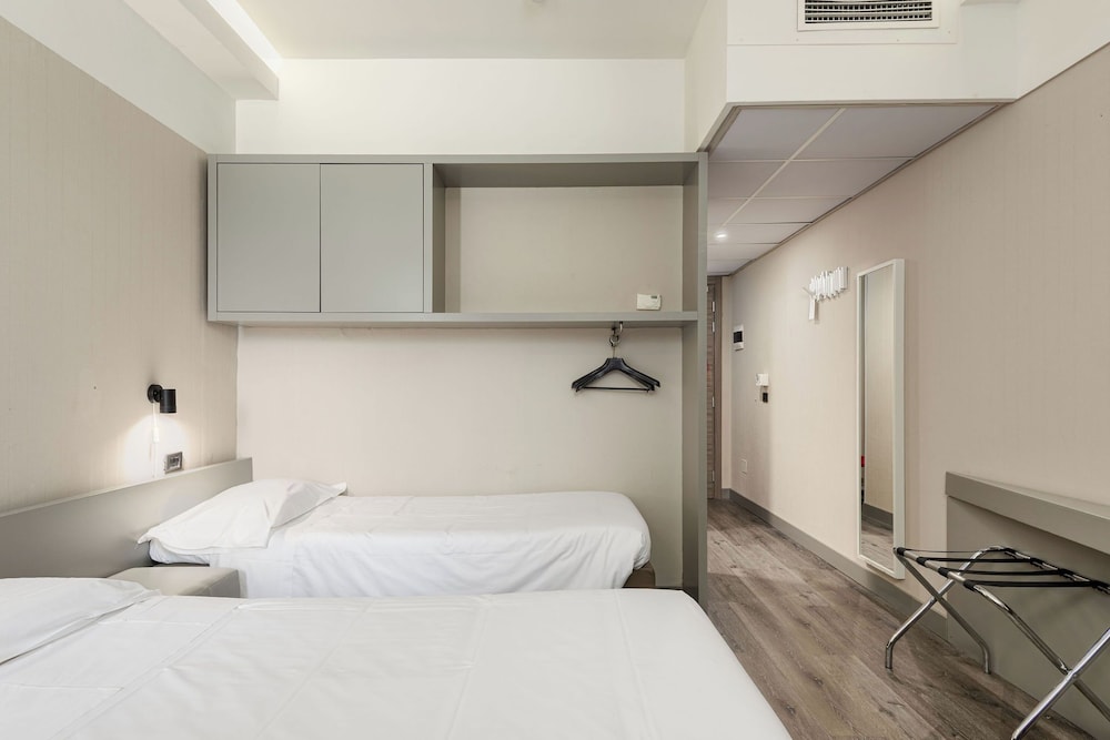 ROOM, TRIPLE