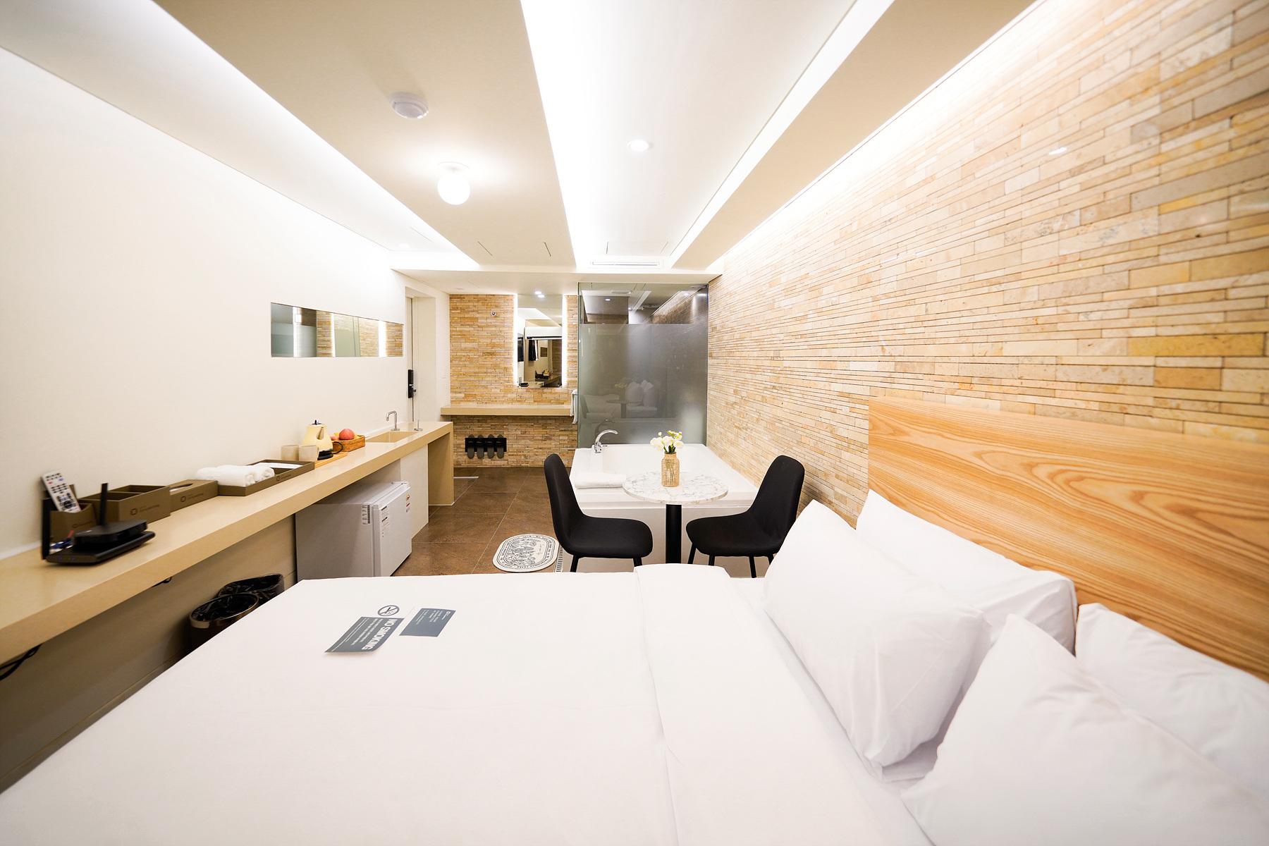 Spa, Deluxe, Queen Bed, Hot Tub