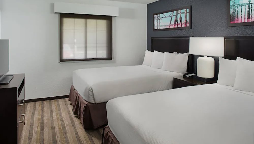 Hyatt House Los Angeles/Lax/Manhattan Beach 6/30