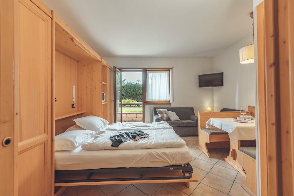 STUDIO, MURPHY BED, BUNK BED, BALCONY