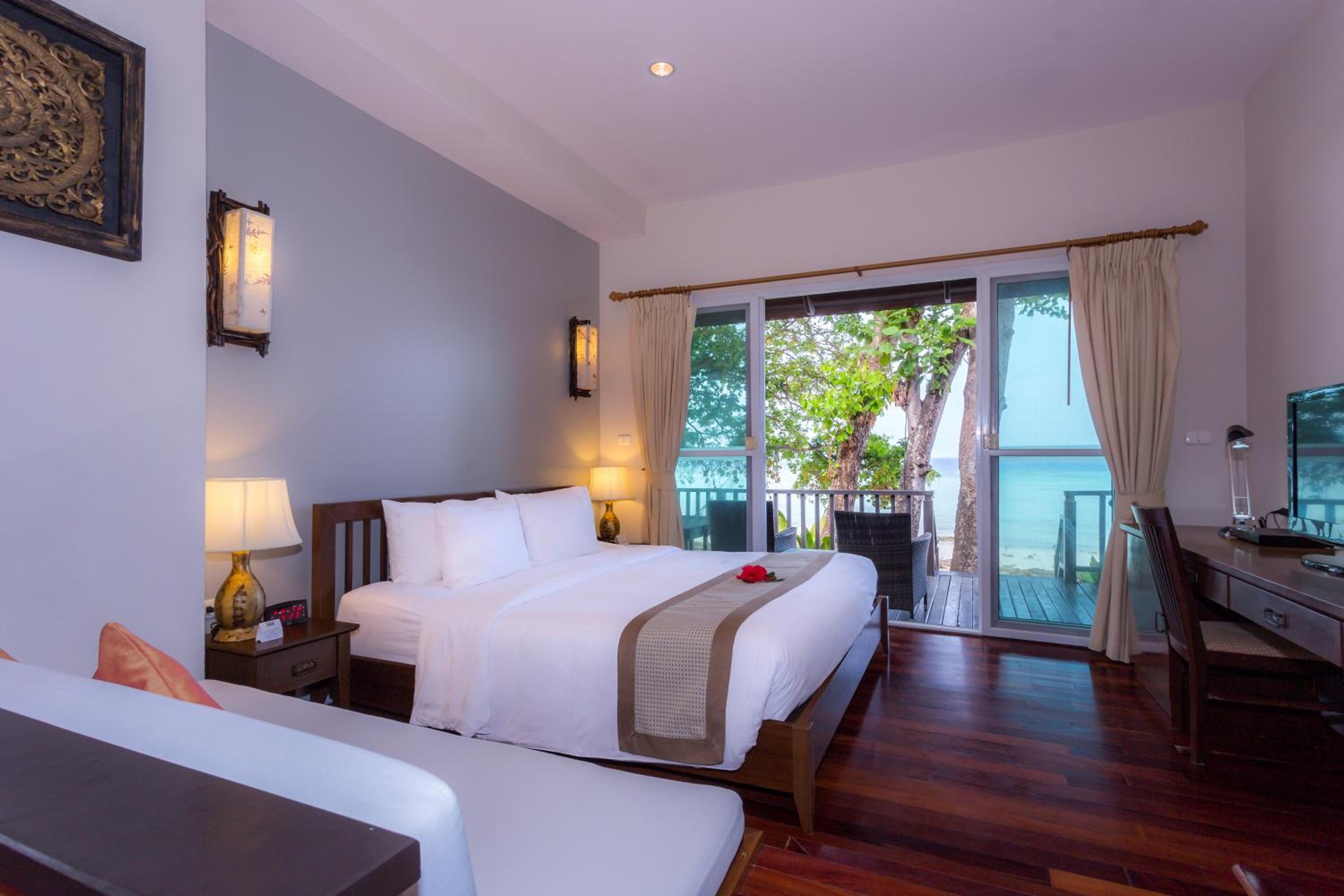 Beach, Coral, Studio, Double Bed