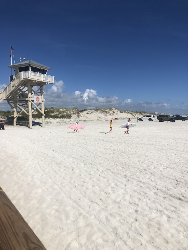 Beachside Hotel 57/60