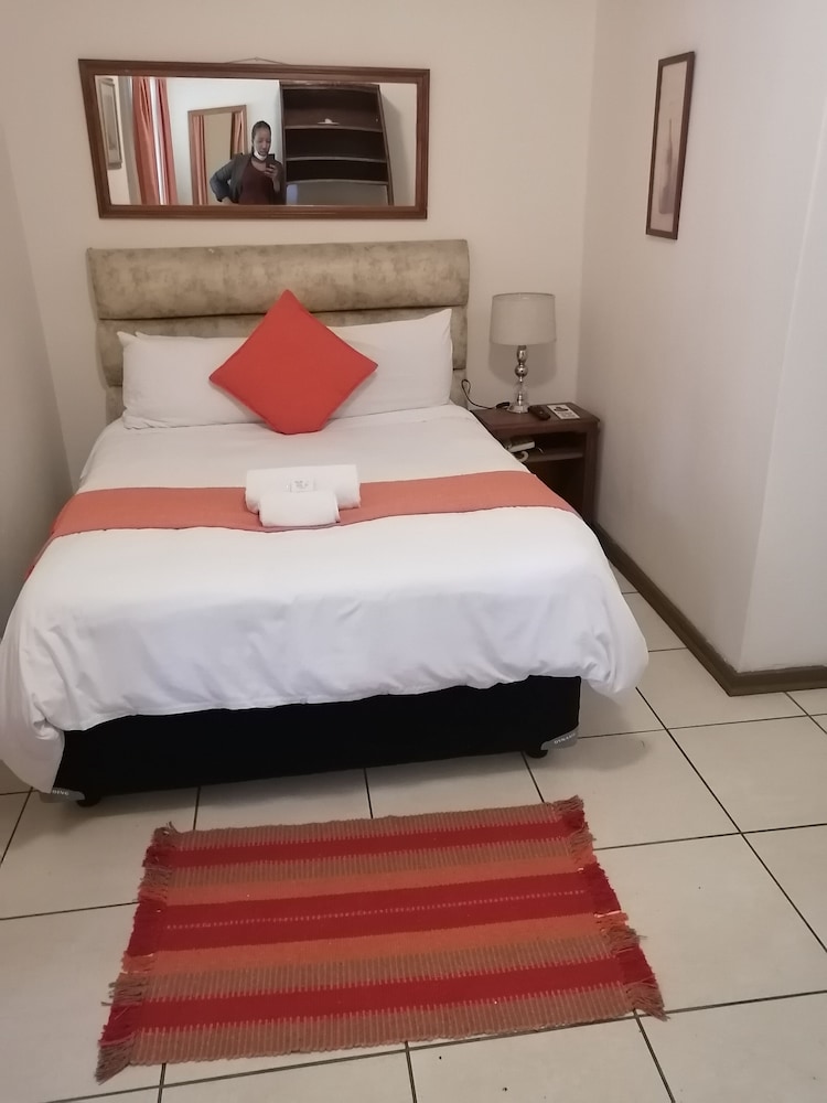Dove's Nest Guest House 12/61