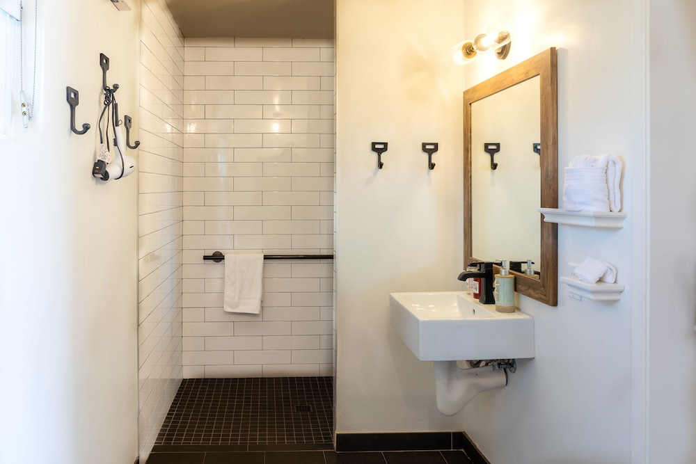 Haley Hotel 66/67