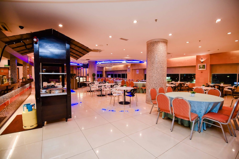 Ritz Garden Hotel Manjung 53/62
