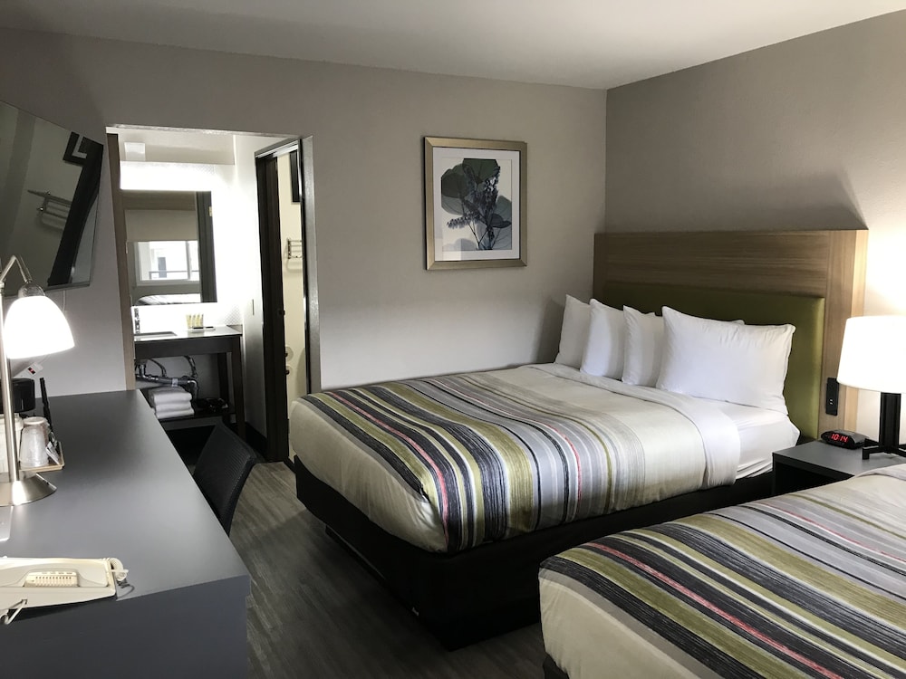 Country Inn & Suites by Radisson, Monterey Beachfront-Marina, CA 11/31