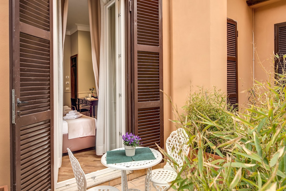 Charme Spagna Boutique Hotel 77/77