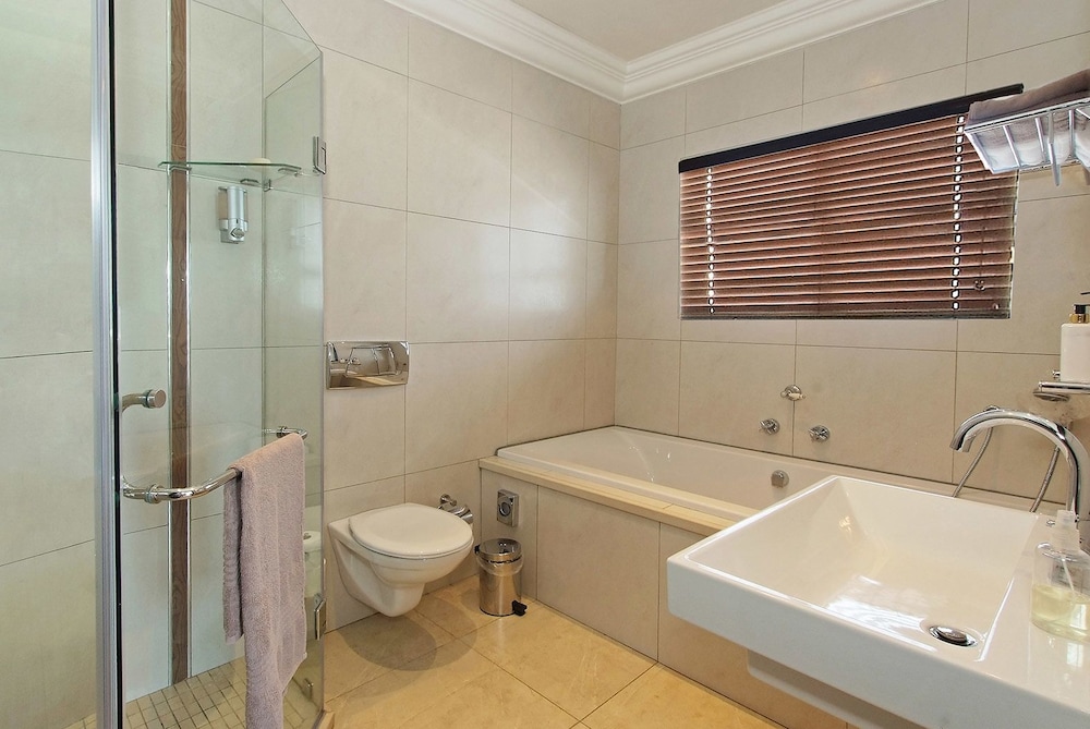 Ushaka Manor Guest House 32/37