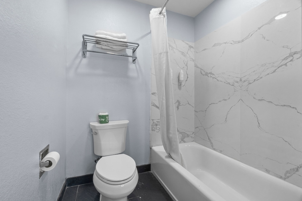Travelodge by Wyndham Fairplex Pomona 55/57