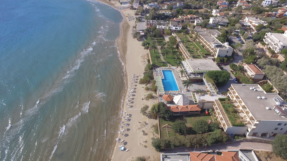 Golden Sand Hotel 6/65