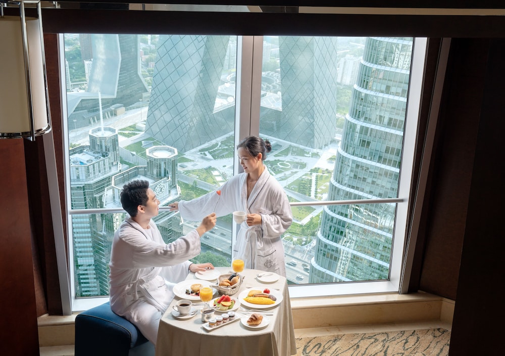 China World Summit Wing, Beijing, A Shangri-La Hotel 62/72