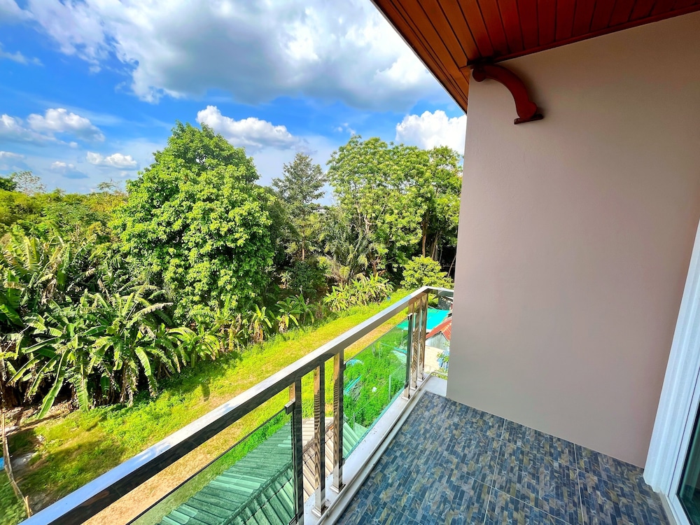 Peak Boutique City Hotel 59/62
