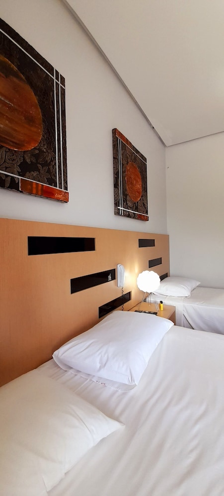 Lagoa Quente Hotel 25/60
