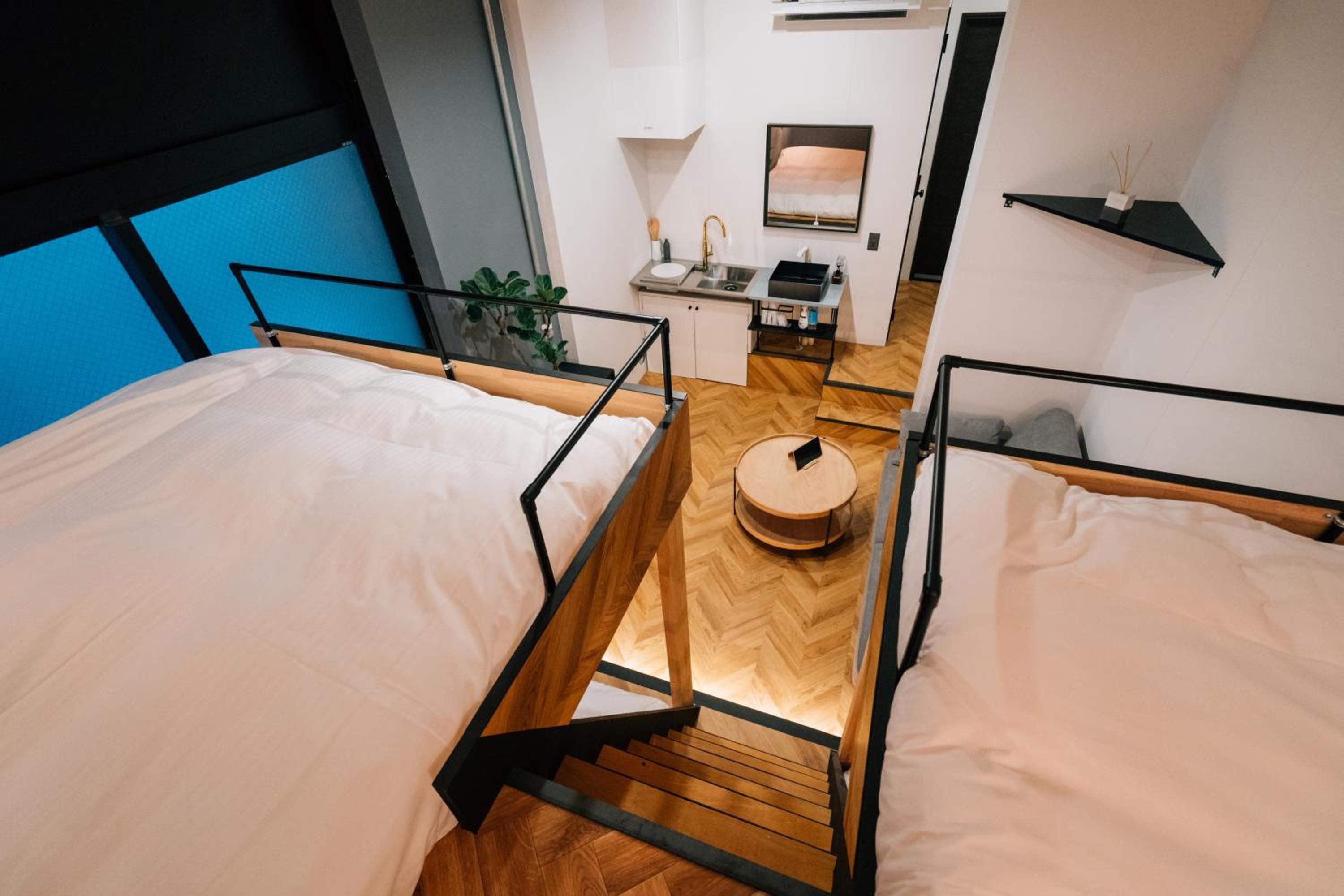 Deluxe, Studio, 2 Double and Twin Beds