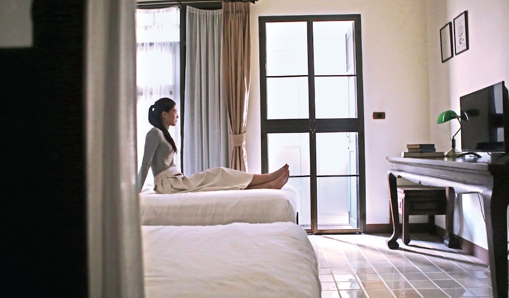 Yesterday Hotel 40/72