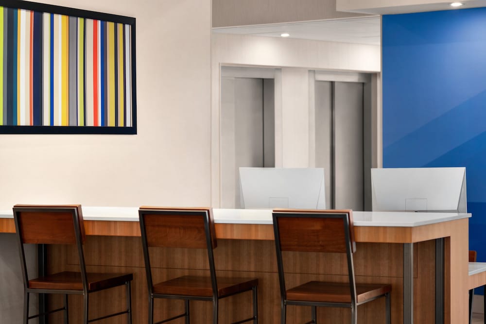 Holiday Inn Express and Suites Austin North Pflugerville 12/75