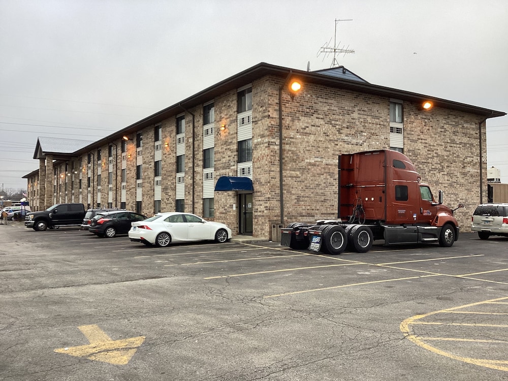 Motel6 Bridgeview, IL 53/64