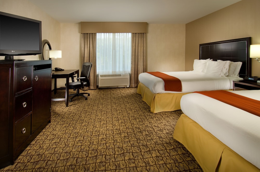 Holiday Inn Express Suites Alexandria Fort Belvoir 15/73