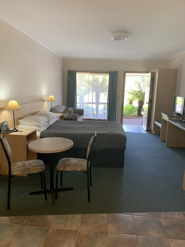 Arthur Phillip Motor Inn 22/36