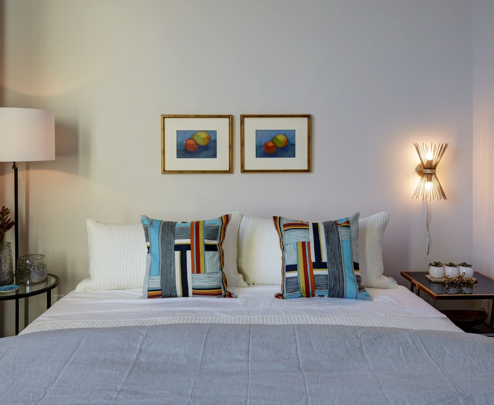Kinn Guesthouse Bay View 26/45