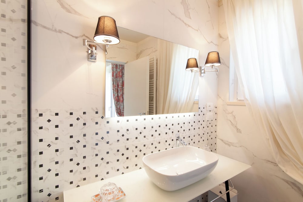 Villa Francesca Relais 49/53