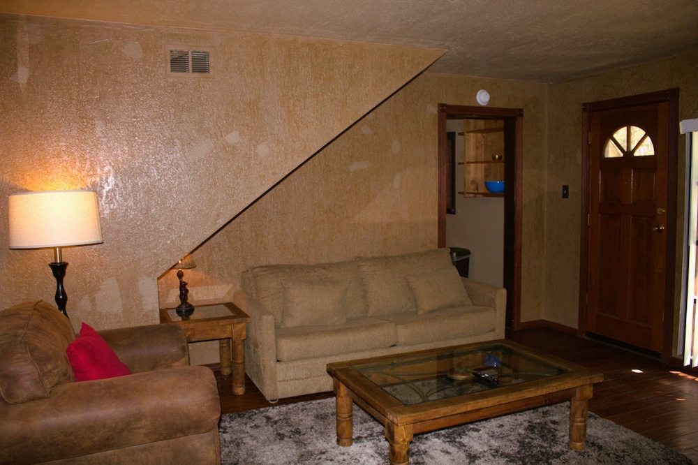 Goldmine Lodge 37/50