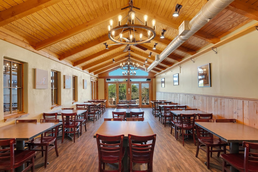 Tombstone Lookout Lodge, SureStay Collection by Best Western 37/49