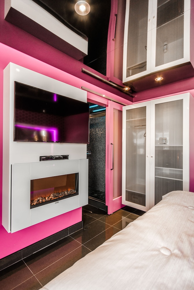 Olux Hotel Motel Suites 5/71