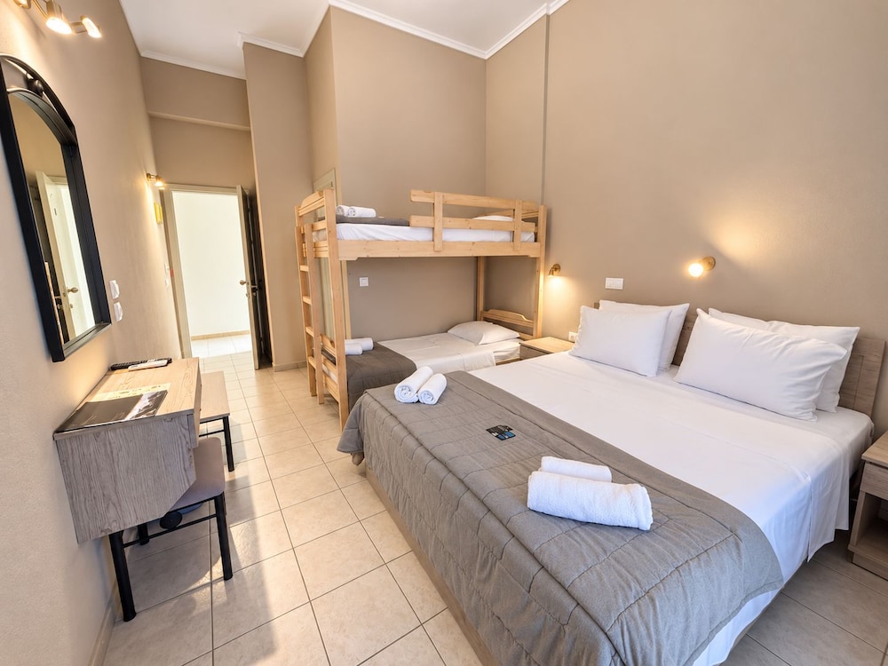 Iris Hotel 62/107