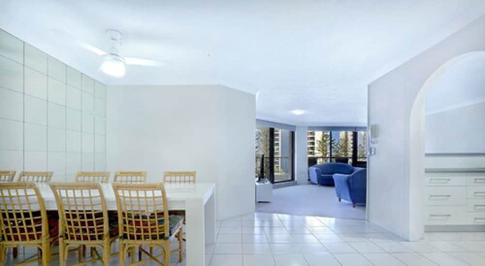 Genesis Holiday Apartments 55/76