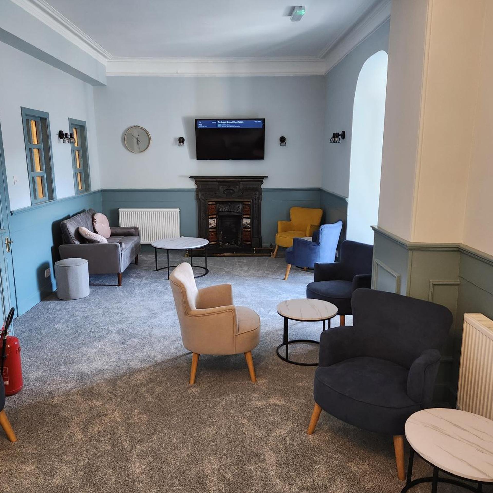 KINGS KNOLL HOTEL 31/53