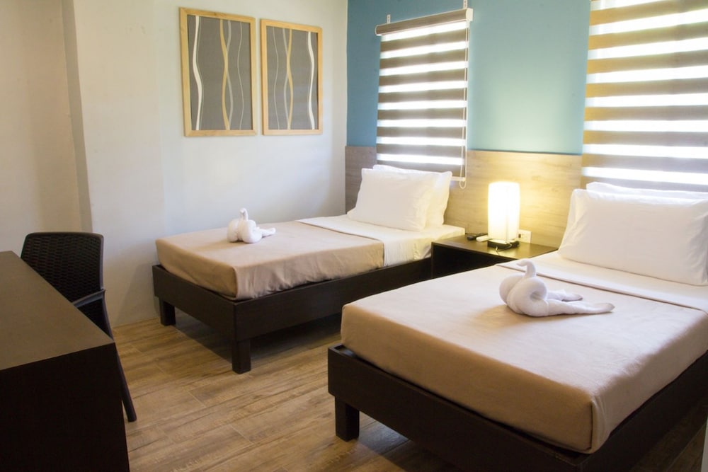 DELUXE, TWIN BEDS