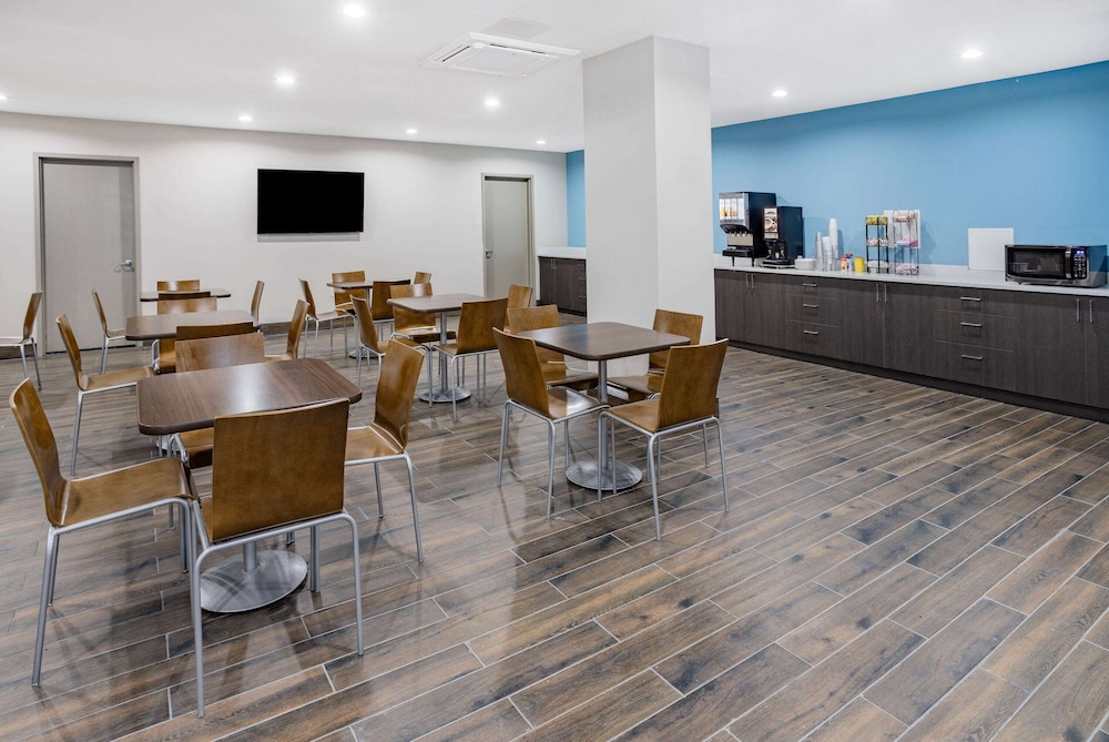 Days Inn by Wyndham Bronx NYC 41/50