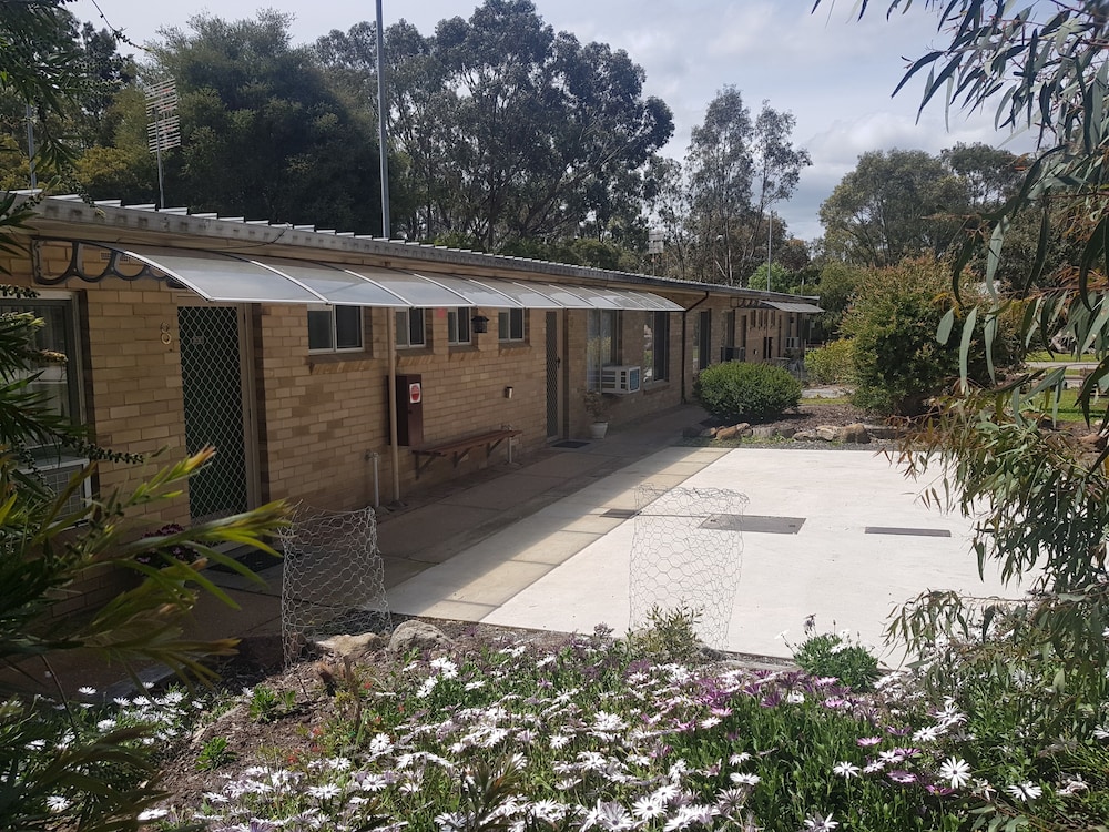 GRAMPIANS VIEW COTTAGES AND UNITS 1/64