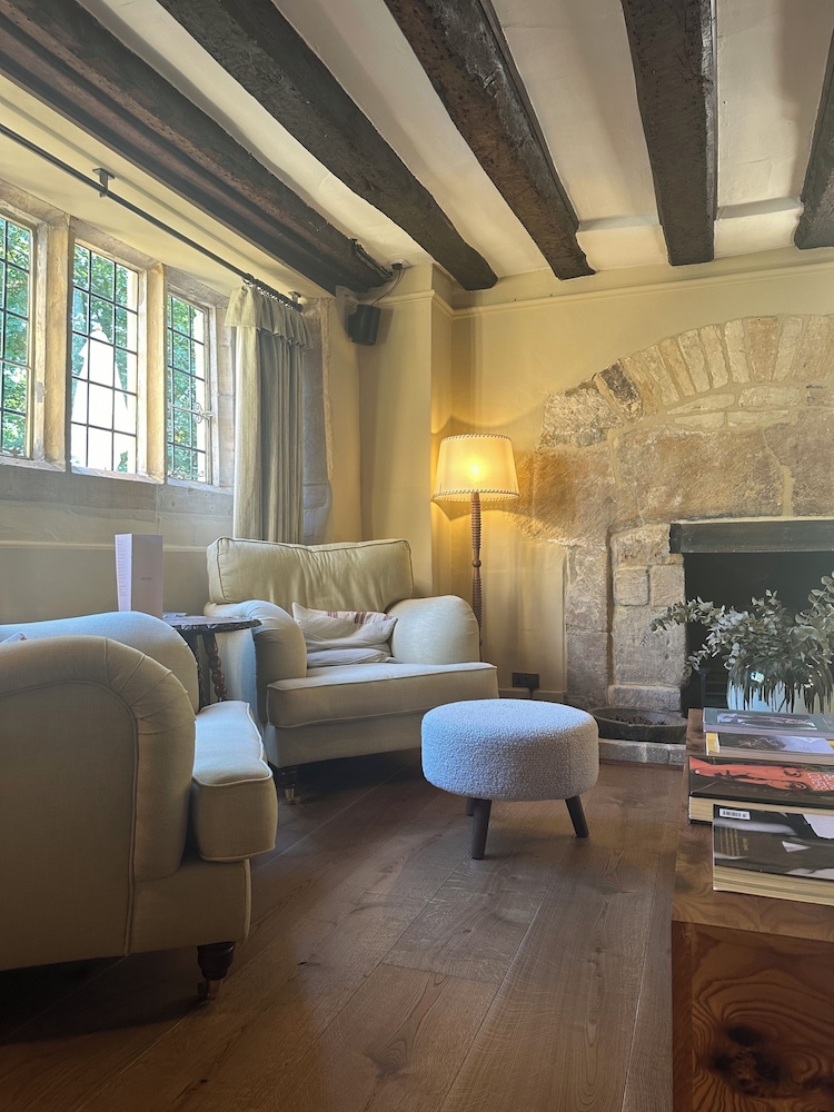 Charingworth Manor 9/50